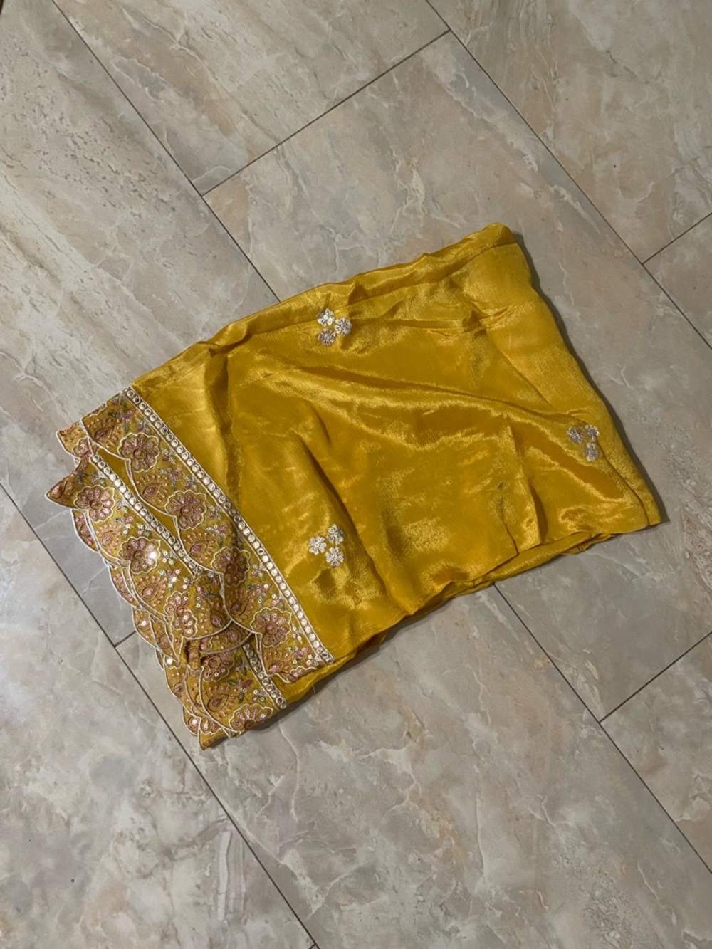 Mustard Yellow Embroidered Women’s Three Piece Frock Sharara Set NWOT Size L(40) - Picture 2 of 4